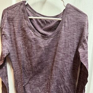 Lululemon woman tee long sleeves size 10/ NWOT#82
